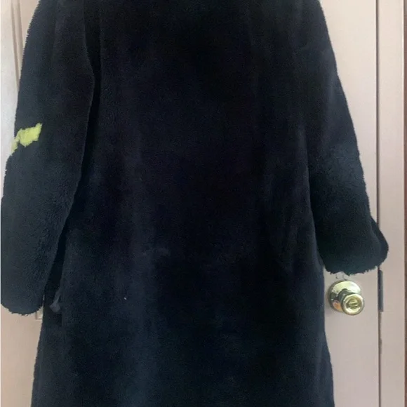 Black Graphic Women's Coat - Picture 2 of 3